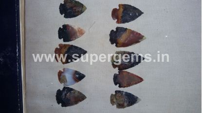 Picture of double colour arrowheads