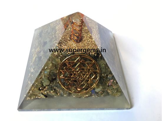 Picture of labradorite shreeyantra orgone pyramid