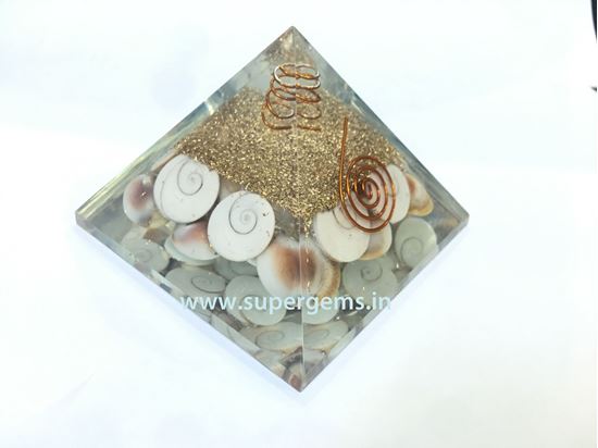 Picture of gomti chakra orgonite pyramid