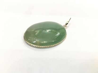Picture of green aventurine oval shape pendant